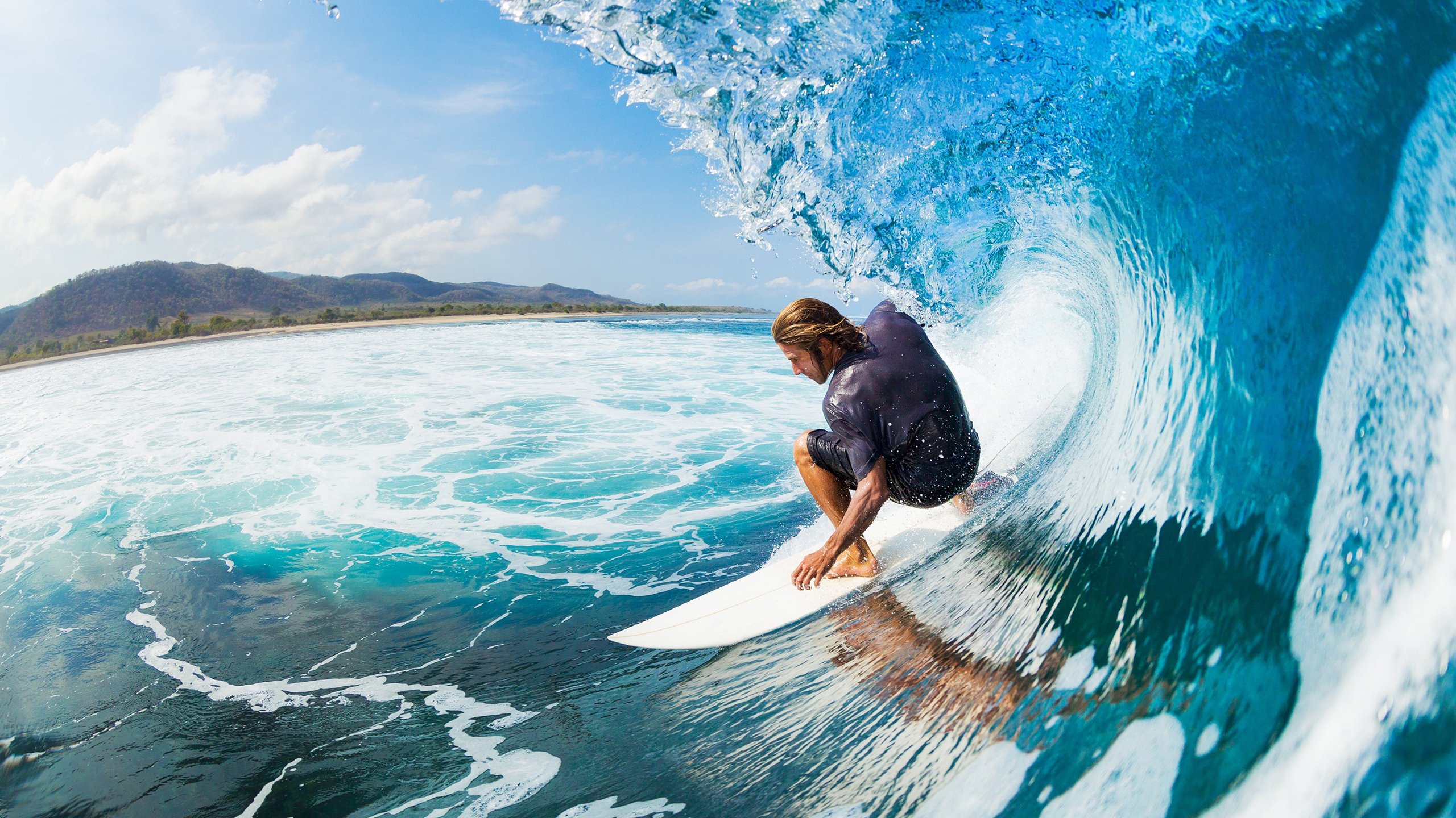 总决赛之夜，恩比德关键节点连续得分，铸就传奇时刻